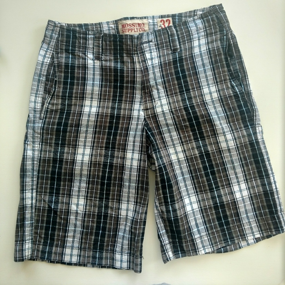 Never worn men's plaid shorts